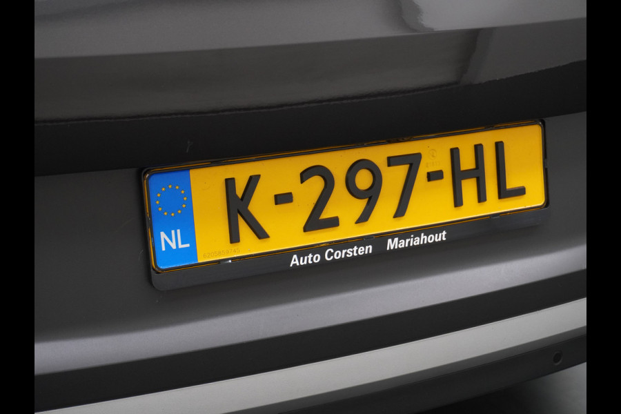 Volkswagen ID.4 204pk 77 kWh NIEUWE HV ACCU ! Navi Adap.Cruise Camera 20" Apple Carplay Android Carplay Mirrorlink Bordherk. Lane-dep. Front-Assist Led Stoelverwarmd dab . Usb Pdc KeylessStart Grootste accu ! Leer/Alcantara 1st. First Snelladen tot 135kw/uur !