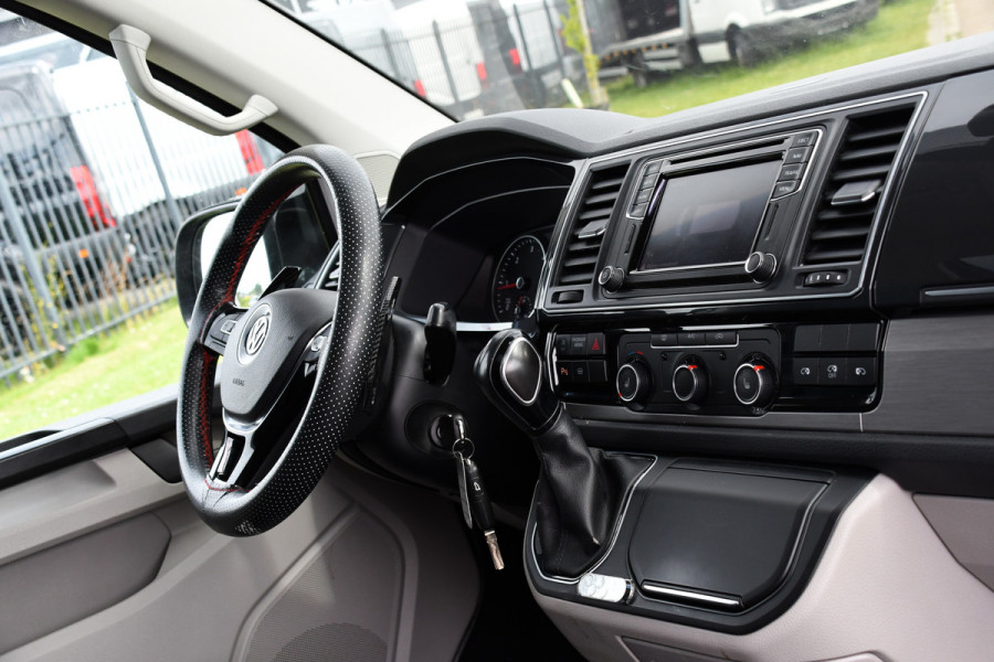 Volkswagen Transporter 2.0 TDI L2H1 DC Highline Adaptieve Cruise, Camera, 204PK, Automaat, LED, Electrische deur, Leder, Uniek!