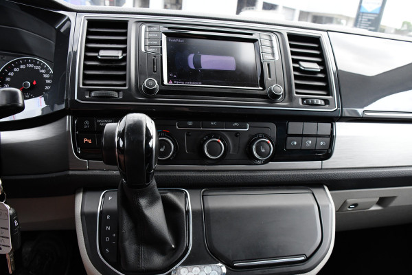 Volkswagen Transporter 2.0 TDI L2H1 DC Highline Adaptieve Cruise, Camera, 204PK, Automaat, LED, Electrische deur, Leder, Uniek!