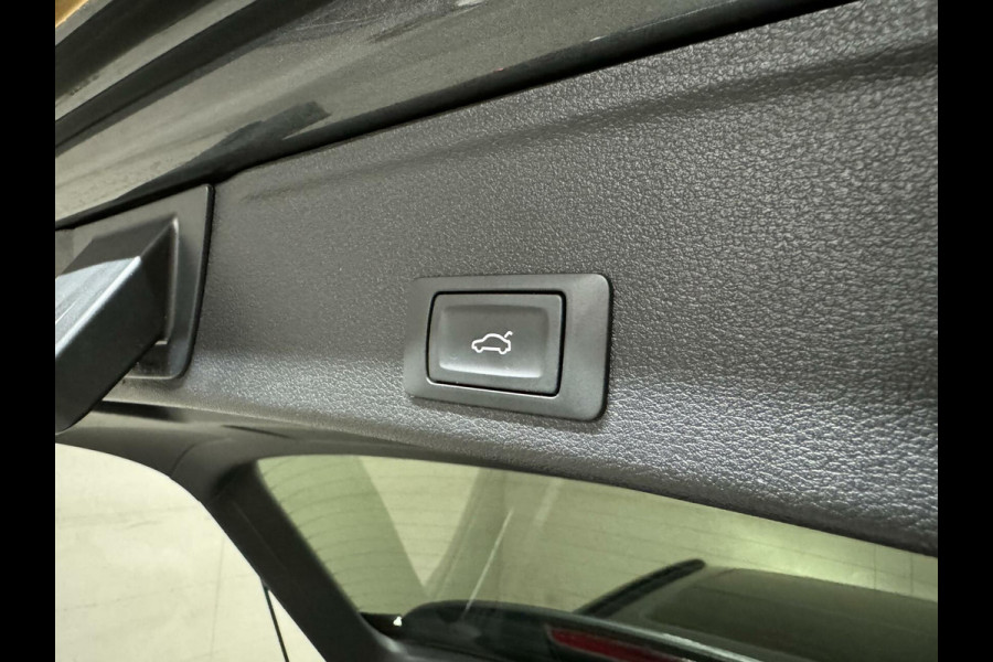 Audi A4 Avant 35 TFSI S-Line Black Edition Pano Virtual Sfeer NAP
