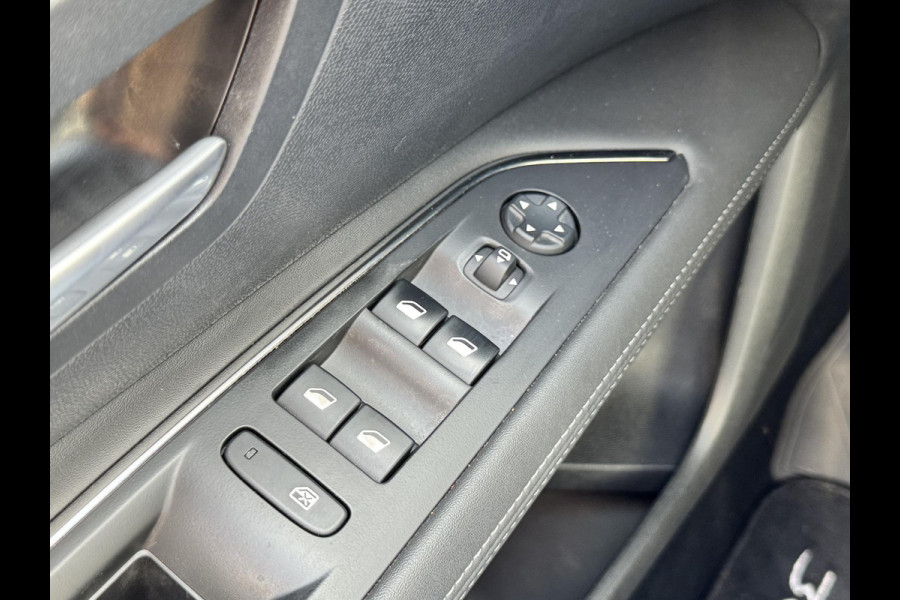 Peugeot 3008 1.6 HYbrid 225 Allure | Navi | Apple Carplay | All season | Prijs is rijklaar
