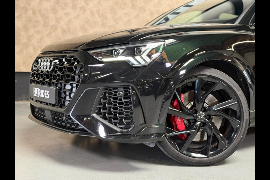 Audi RS Q3 TFSI | Pano | Schaalstoelen | B&O | Keyless | Camera | Carbon | DAB