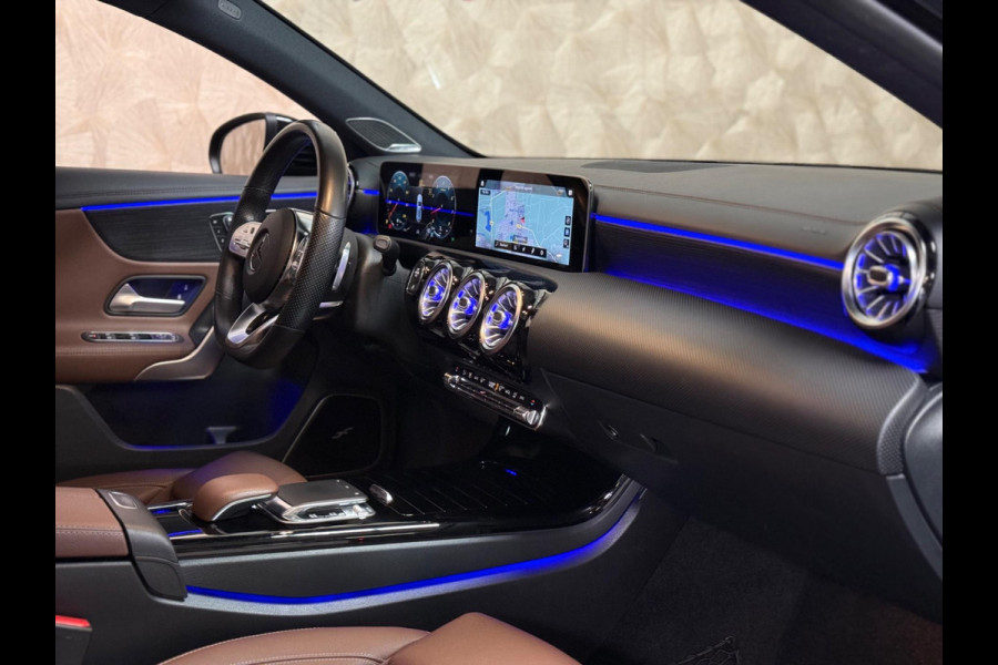 Mercedes-Benz A-Klasse 220 Launch Edition Premium Plus AMG Night | pano | Leer | Multibeam | HUD | Memory | Keyless | Sfeerver