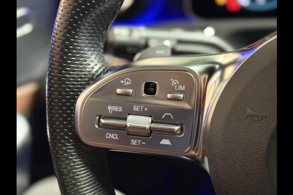 Mercedes-Benz A-Klasse 220 Launch Edition Premium Plus AMG Night | pano | Leer | Multibeam | HUD | Memory | Keyless | Sfeerver