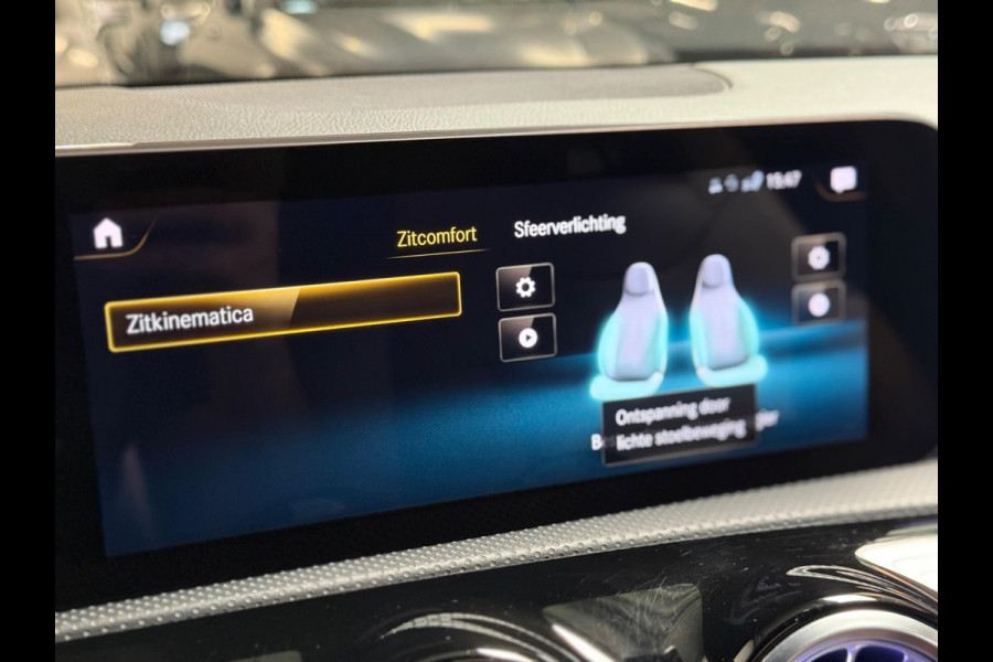 Mercedes-Benz A-Klasse 220 Launch Edition Premium Plus AMG Night | pano | Leer | Multibeam | HUD | Memory | Keyless | Sfeerver