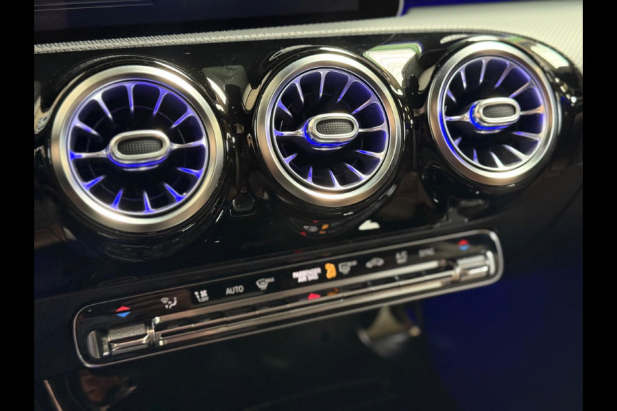 Mercedes-Benz A-Klasse 220 Launch Edition Premium Plus AMG Night | pano | Leer | Multibeam | HUD | Memory | Keyless | Sfeerver