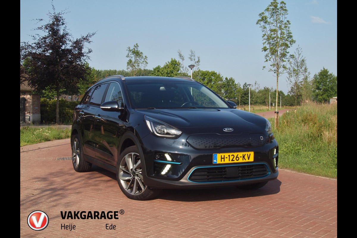 Kia e-Niro ExecutiveLine 64 kWh | Camera | Apple Carplay | Cruise Control | JBL | Leer | Kia e-Niro ExecutiveLine 64 kWh | Camera | Apple Carplay | Cruise Control | JBL | Leer |