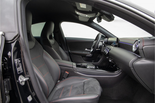 Mercedes-Benz CLA-Klasse 180 AMG Widescreen, Sfeerverlichting, Camera, 19" 2021