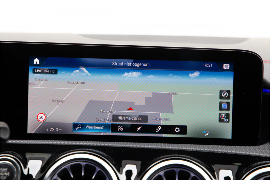 Mercedes-Benz CLA-Klasse 180 AMG Widescreen, Sfeerverlichting, Camera, 19" 2021