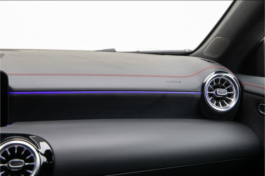 Mercedes-Benz CLA-Klasse 180 AMG Widescreen, Sfeerverlichting, Camera, 19" 2021