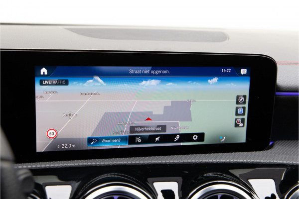 Mercedes-Benz CLA-Klasse 180 AMG Widescreen, Sfeerverlichting, Camera, 19" 2021