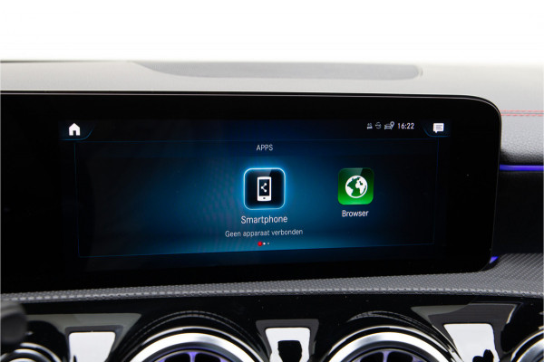Mercedes-Benz CLA-Klasse 180 AMG Widescreen, Sfeerverlichting, Camera, 19" 2021