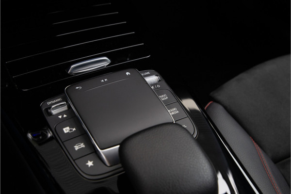 Mercedes-Benz CLA-Klasse 180 AMG Widescreen, Sfeerverlichting, Camera, 19" 2021