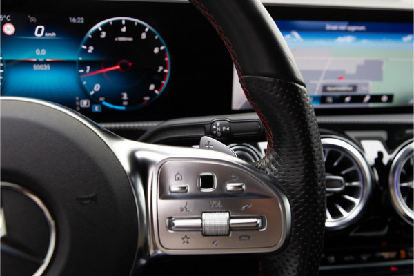 Mercedes-Benz CLA-Klasse 180 AMG Widescreen, Sfeerverlichting, Camera, 19" 2021