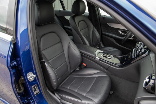 Mercedes-Benz C-Klasse 180 AMG Aut9, Navi, Leder, Camera, PDC 2017