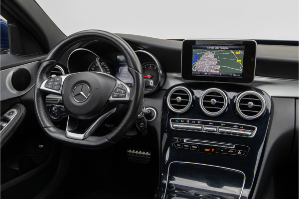 Mercedes-Benz C-Klasse 180 AMG Aut9, Navi, Leder, Camera, PDC 2017