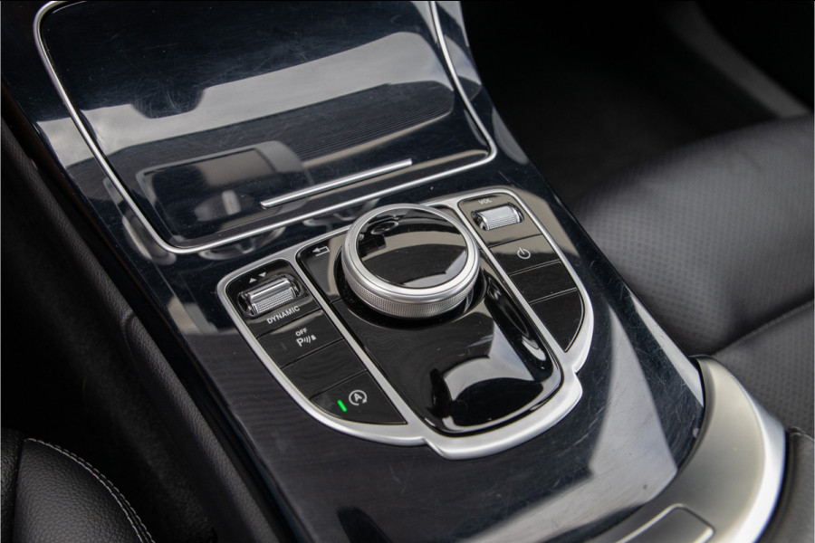 Mercedes-Benz C-Klasse 180 AMG Aut9, Navi, Leder, Camera, PDC 2017