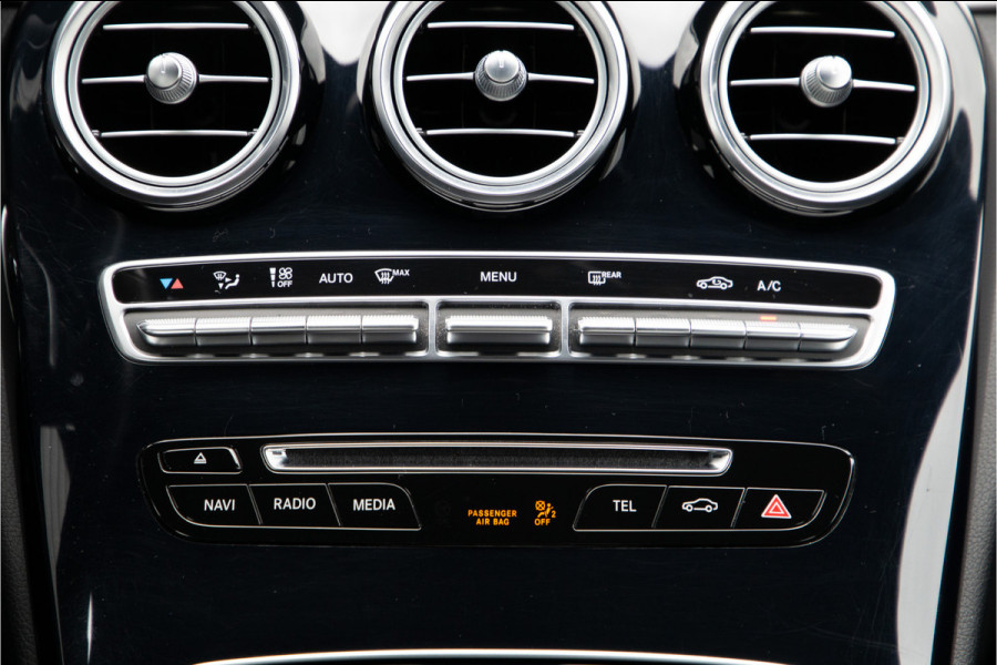 Mercedes-Benz C-Klasse 180 AMG Aut9, Navi, Leder, Camera, PDC 2017