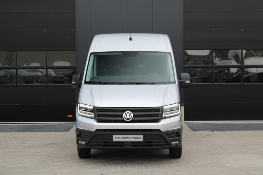 Volkswagen Crafter 35 2.0 TDI L3H3 177pk - LED koplampen - Navigatie - Geveerde stoel - Cruise - Camera - DAB - Parkeersensoren - Rijklaar