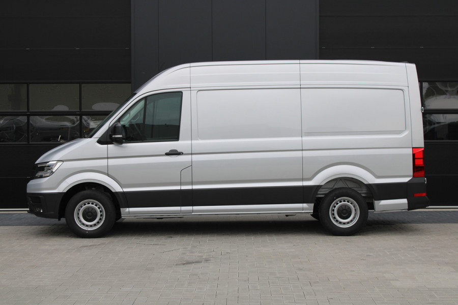 Volkswagen Crafter 35 2.0 TDI L3H3 177pk - LED koplampen - Navigatie - Geveerde stoel - Cruise - Camera - DAB - Parkeersensoren - Rijklaar