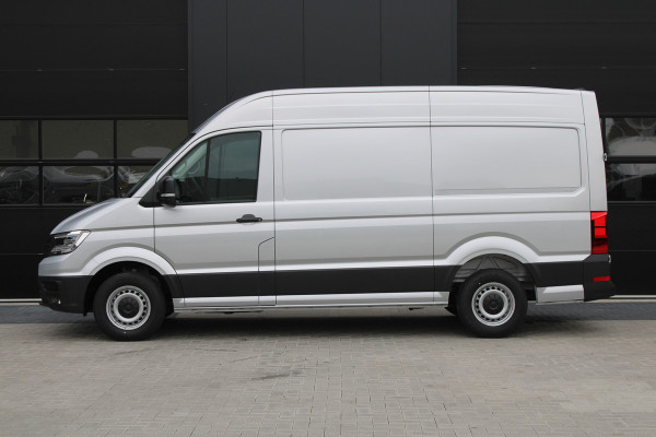 Volkswagen Crafter 35 2.0 TDI L3H3 177pk - LED koplampen - Navigatie - Geveerde stoel - Cruise - Camera - DAB - Parkeersensoren - Rijklaar