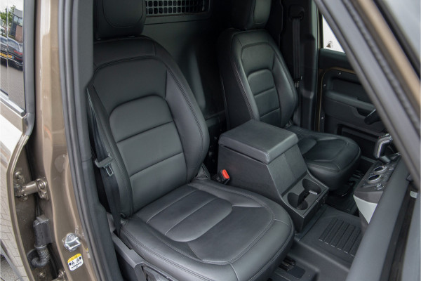 Land Rover Defender 3.0 D250 110 Grijs Kenteken, Luchtvering, Trekhaak, 22" 2024