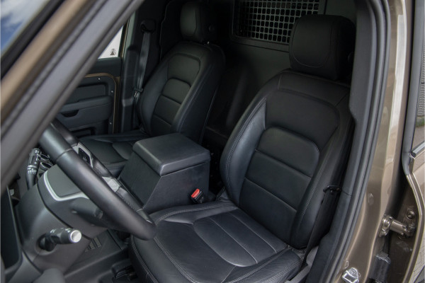 Land Rover Defender 3.0 D250 110 Grijs Kenteken, Luchtvering, Trekhaak, 22" 2024