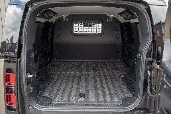 Land Rover Defender 3.0 D250 110 Grijs Kenteken, Luchtvering, Trekhaak, 22" 2024