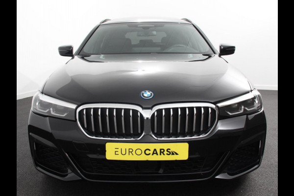 BMW 5 Serie Touring 530e M Sport PHEV AUTOMAAT 292PK Climate control Adaptieve cruise control Keyless Parkeersensoren Achteruitrijcamera Panoramadak LED Verwarmde voorstoelen Trekhaak Apple Carplay/ Android Auto