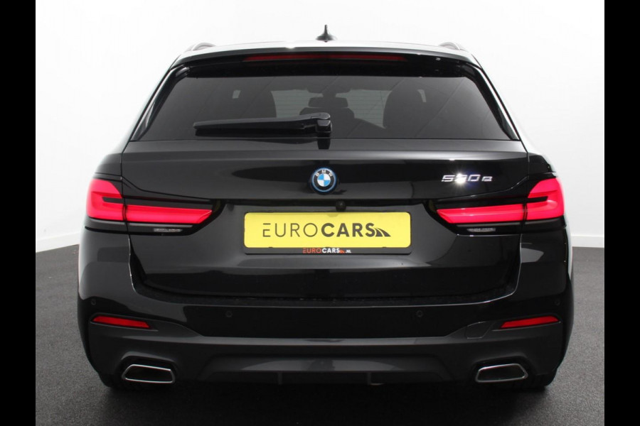 BMW 5 Serie Touring 530e M Sport PHEV AUTOMAAT 292PK Climate control Adaptieve cruise control Keyless Parkeersensoren Achteruitrijcamera Panoramadak LED Verwarmde voorstoelen Trekhaak Apple Carplay/ Android Auto