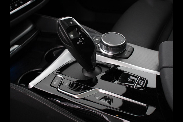 BMW 5 Serie Touring 530e M Sport PHEV AUTOMAAT 292PK Climate control Adaptieve cruise control Keyless Parkeersensoren Achteruitrijcamera Panoramadak LED Verwarmde voorstoelen Trekhaak Apple Carplay/ Android Auto