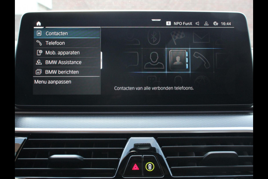 BMW 5 Serie Touring 530e M Sport PHEV AUTOMAAT 292PK Climate control Adaptieve cruise control Keyless Parkeersensoren Achteruitrijcamera Panoramadak LED Verwarmde voorstoelen Trekhaak Apple Carplay/ Android Auto