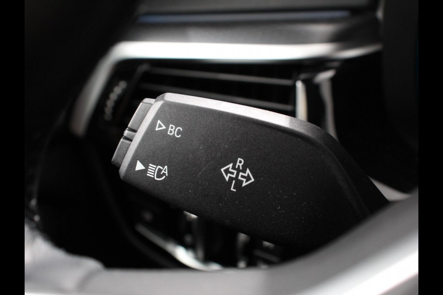 BMW 5 Serie Touring 530e M Sport PHEV AUTOMAAT 292PK Climate control Adaptieve cruise control Keyless Parkeersensoren Achteruitrijcamera Panoramadak LED Verwarmde voorstoelen Trekhaak Apple Carplay/ Android Auto
