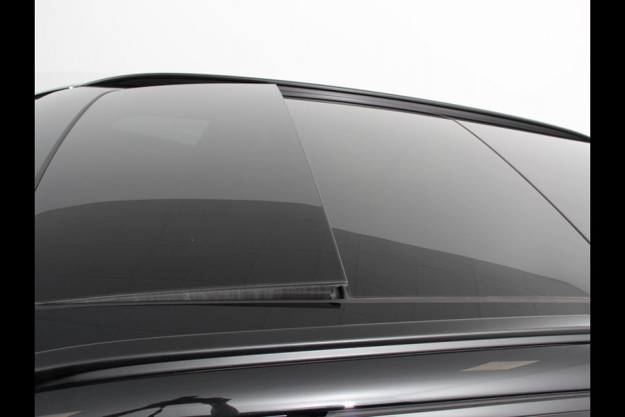 BMW 5 Serie Touring 530e M Sport PHEV AUTOMAAT 292PK Climate control Adaptieve cruise control Keyless Parkeersensoren Achteruitrijcamera Panoramadak LED Verwarmde voorstoelen Trekhaak Apple Carplay/ Android Auto