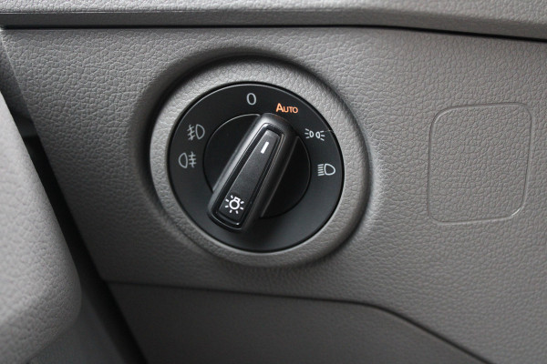 Volkswagen Crafter 35 2.0 TDI L3H3 177pk - LED koplampen - Navigatie - Geveerde stoel - Cruise - Camera - DAB - Parkeersensoren - Rijklaar