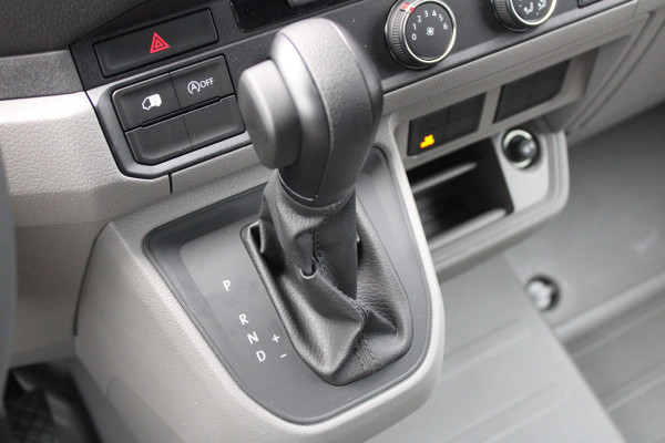 Volkswagen Crafter 35 2.0 TDI L3H3 177pk - LED koplampen - Navigatie - Geveerde stoel - Cruise - Camera - DAB - Parkeersensoren - Rijklaar