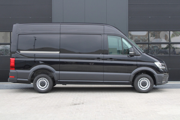 Volkswagen Crafter 35 2.0 TDI L3H3 177pk - LED koplampen - Navigatie - Geveerde stoel - Cruise - Camera - DAB - Parkeersensoren - Rijklaar
