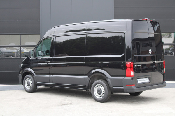 Volkswagen Crafter 35 2.0 TDI L3H3 177pk - LED koplampen - Navigatie - Geveerde stoel - Cruise - Camera - DAB - Parkeersensoren - Rijklaar
