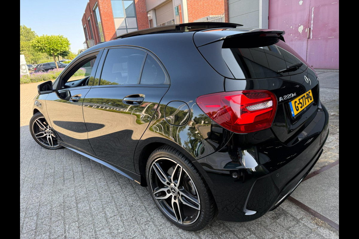Mercedes-Benz A-Klasse 220 D 4MATIC AMG 4X4 LEDER PANO CAM FACE+ LUXE Mercedes-Benz A-Klasse 220 D 4MATIC AMG 4X4 LEDER PANO CAM FACE+ LUXE