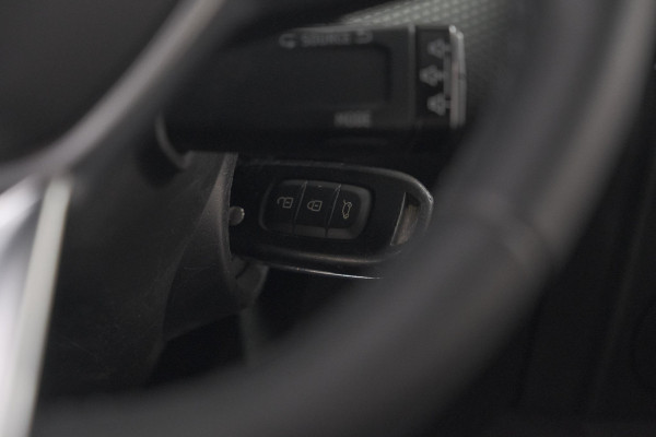 Renault Clio TCe 90 Zen | Navigatie | Parkeersensoren | Apple Carplay | 16 Inch Lichtmetalen Velgen