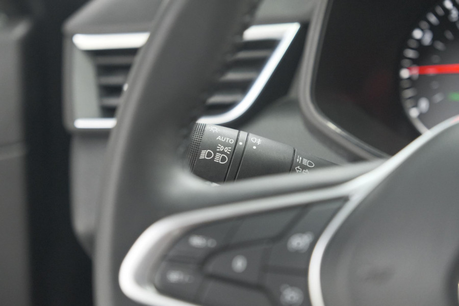 Renault Clio TCe 90 Zen | Navigatie | Parkeersensoren | Apple Carplay | 16 Inch Lichtmetalen Velgen