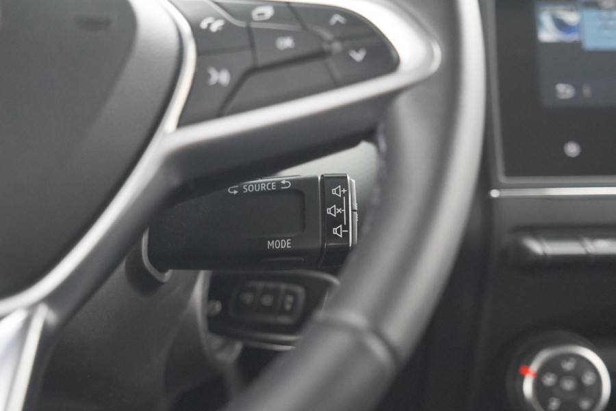Renault Clio TCe 90 Zen | Navigatie | Parkeersensoren | Apple Carplay | 16 Inch Lichtmetalen Velgen