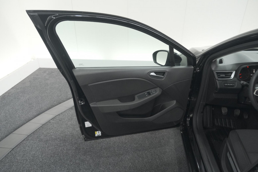 Renault Clio TCe 90 Zen | Navigatie | Parkeersensoren | Apple Carplay | 16 Inch Lichtmetalen Velgen