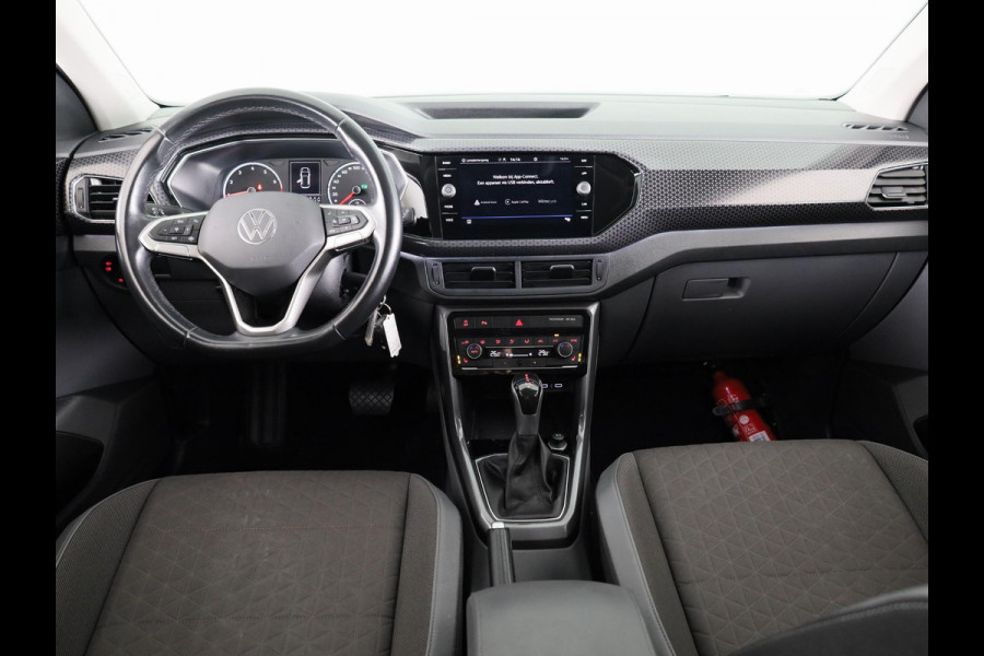 Volkswagen T-Cross 1.0 TSI Style 110 pk Automaat (DSG) | Navigatie | Parkeersensoren | Achteruitrijcamera | Adaptieve cruise control | LED koplampen | Stoelverwarming |