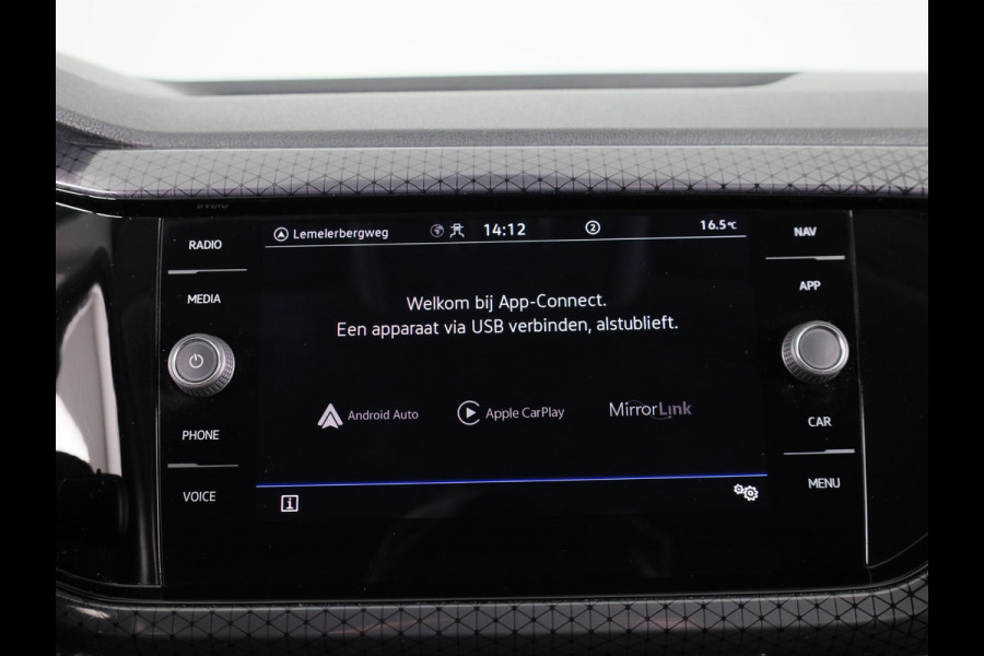 Volkswagen T-Cross 1.0 TSI Style 110 pk Automaat (DSG) | Navigatie | Parkeersensoren | Achteruitrijcamera | Adaptieve cruise control | LED koplampen | Stoelverwarming |