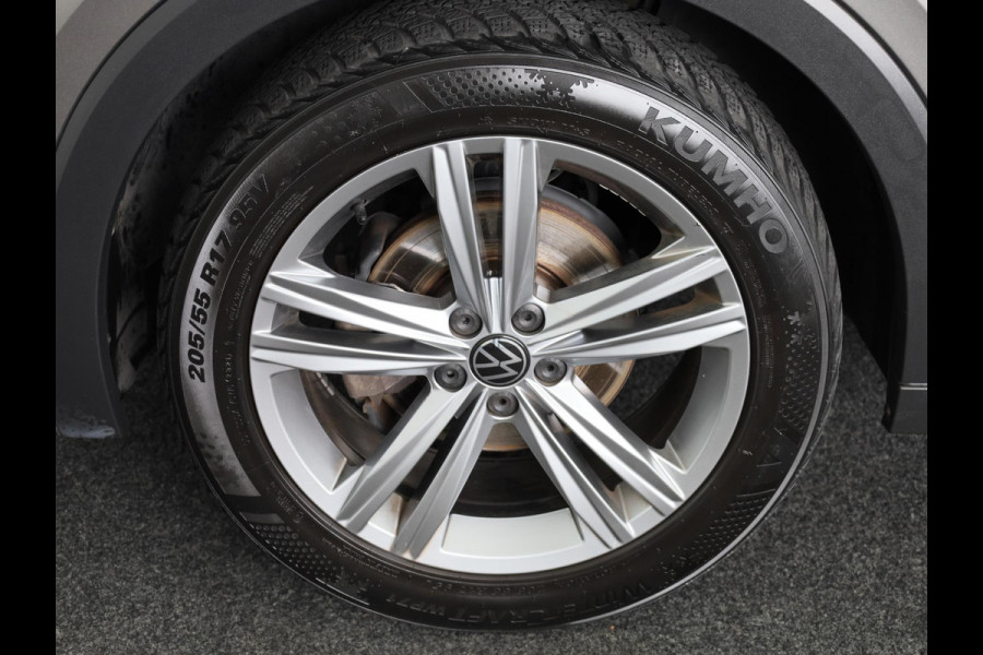 Volkswagen T-Cross 1.0 TSI Style 110 pk Automaat (DSG) | Navigatie | Parkeersensoren | Achteruitrijcamera | Adaptieve cruise control | LED koplampen | Stoelverwarming |