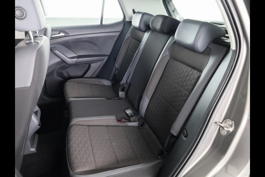 Volkswagen T-Cross 1.0 TSI Style 110 pk Automaat (DSG) | Navigatie | Parkeersensoren | Achteruitrijcamera | Adaptieve cruise control | LED koplampen | Stoelverwarming |