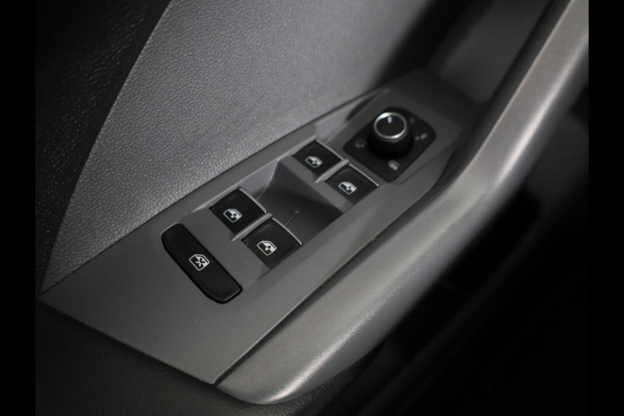 Volkswagen T-Cross 1.0 TSI Style 110 pk Automaat (DSG) | Navigatie | Parkeersensoren | Achteruitrijcamera | Adaptieve cruise control | LED koplampen | Stoelverwarming |