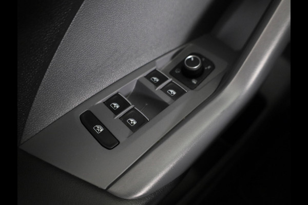 Volkswagen T-Cross 1.0 TSI Style 110 pk Automaat (DSG) | Navigatie | Parkeersensoren | Achteruitrijcamera | Adaptieve cruise control | LED koplampen | Stoelverwarming |