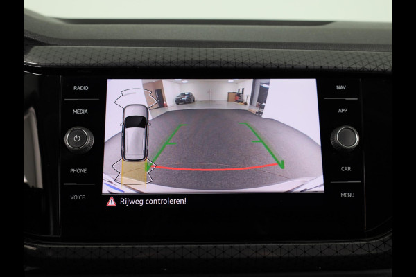 Volkswagen T-Cross 1.0 TSI Style 110 pk Automaat (DSG) | Navigatie | Parkeersensoren | Achteruitrijcamera | Adaptieve cruise control | LED koplampen | Stoelverwarming |